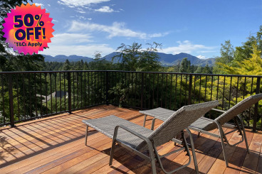99 Chalet Crescent