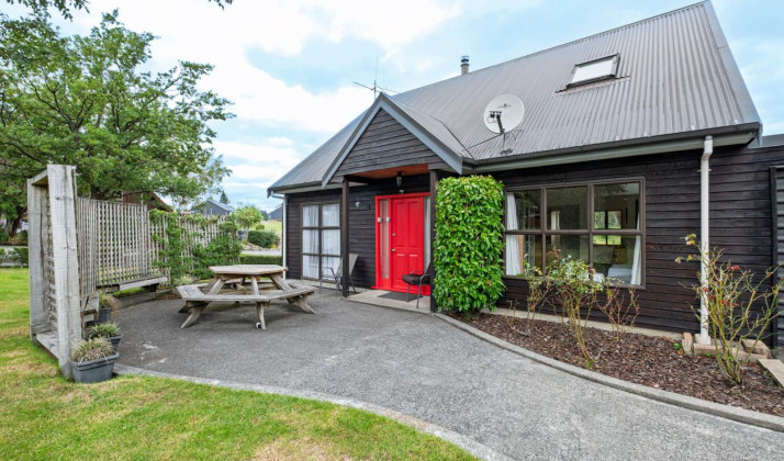 44 Conical Hill Road
