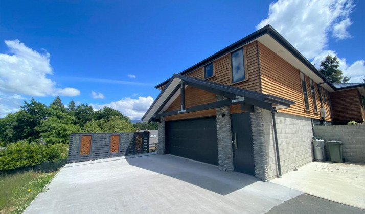3/7 Oakview Close