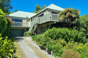 17 Alpine Avenue